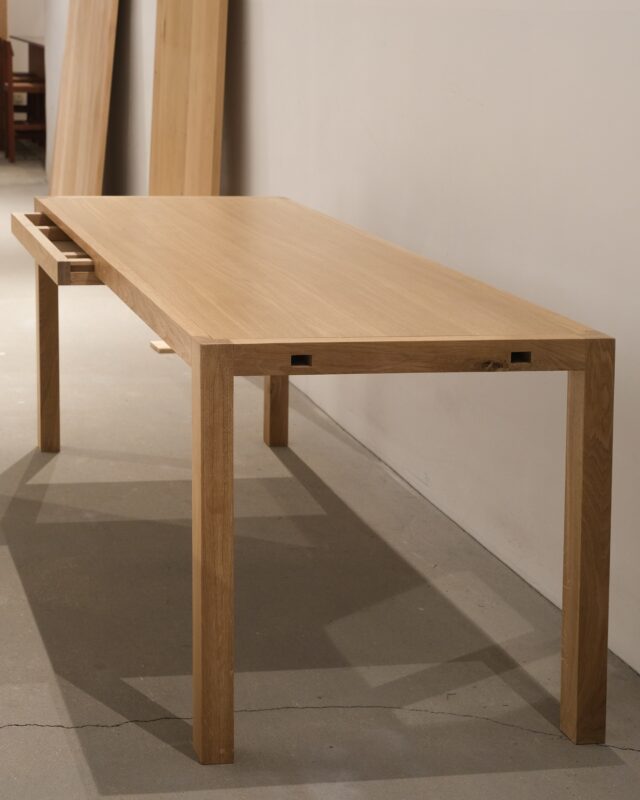 custom extendable table by Atelier365