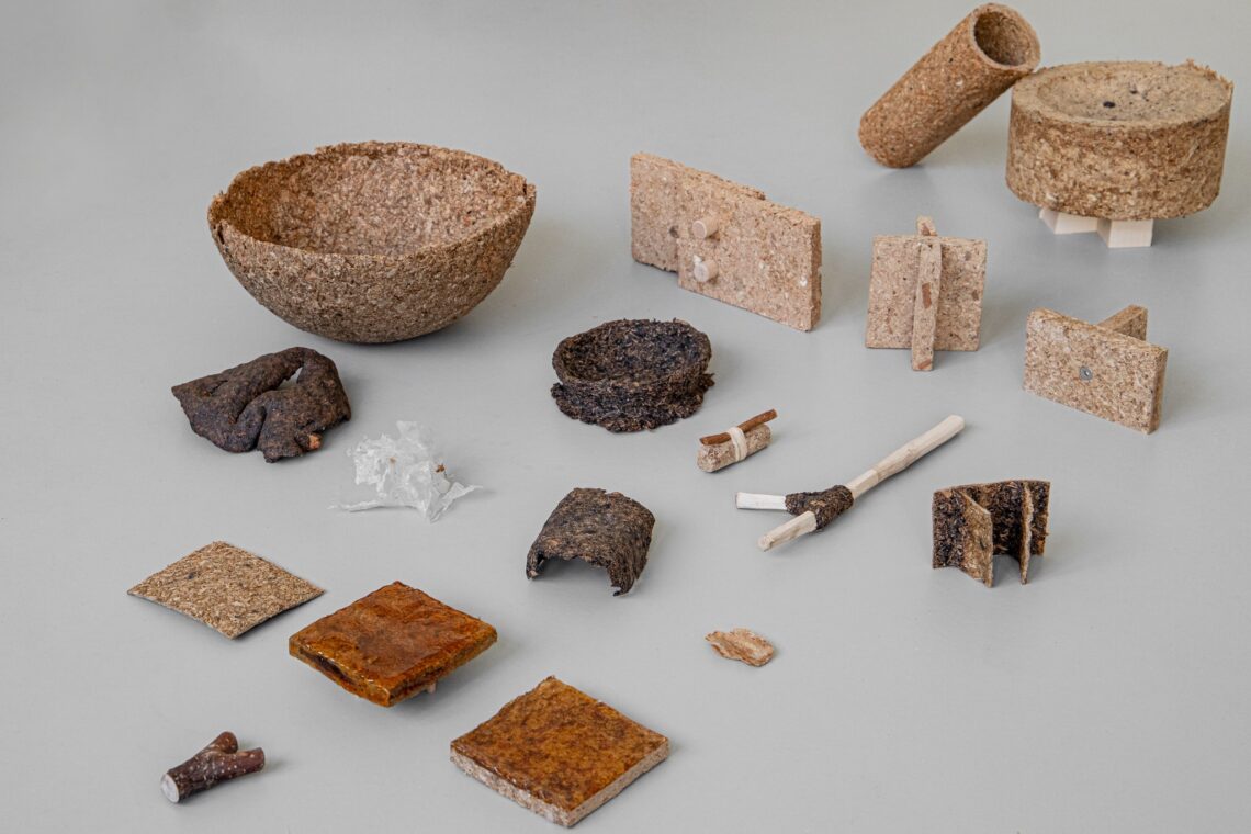 “Aggloméra: Échantillons d’usage” by Cedric Breisacher